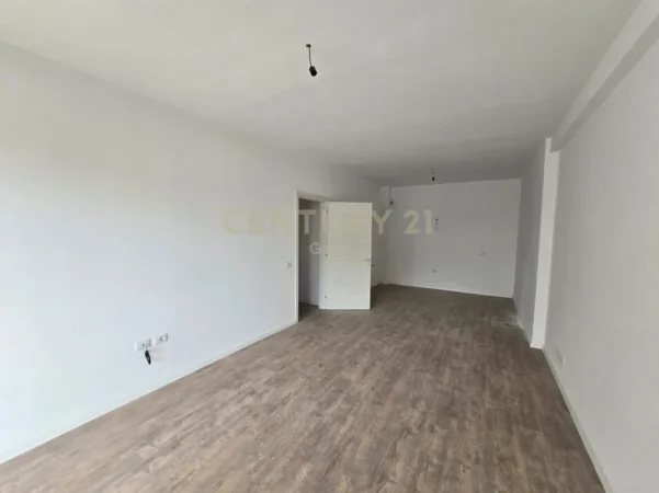 Tirane, shitet apartament 2+1+Ballkon Kati 7, 97 m² 172.000 € 