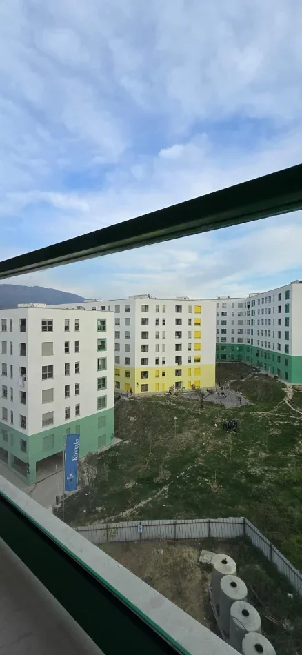 Tirane, jepet me qera apartament 1+1+Ballkon Kati 7, 47 m² 400 € (Ali Demi)