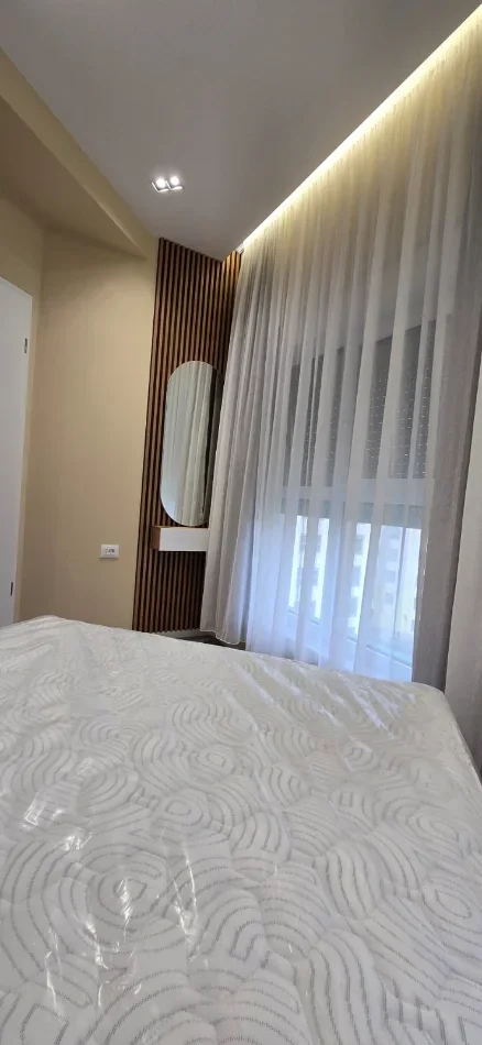 Tirane, jepet me qera apartament 1+1+Ballkon Kati 7, 47 m² 400 € (Ali Demi)