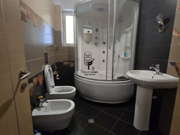 Tirane, shitet apartament 2+1 Kati 6, 90 m² 195.000 € (ISH FUSHA E AVIACIONIT)