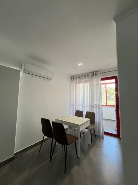 Durres, jepet me qera apartament 1+1+Aneks Kati 11, 698 € (Vollga, Durres)