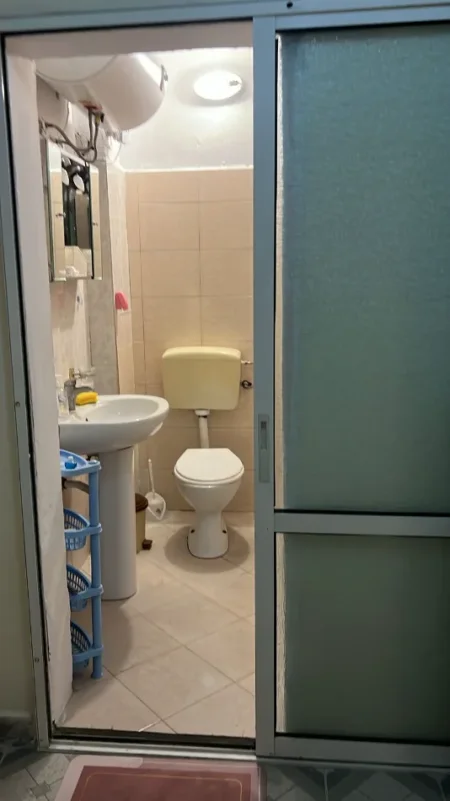 Tirane, jepet me qera apartament 1+1+Aneks Kati 6, 55 m² 400 € (Rr. Myslym Shyri)