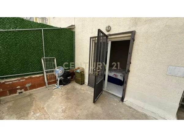 Durres, jepet me qera apartament 1+1 Kati 2, 65 m² 449 € (Plazh,Durres)