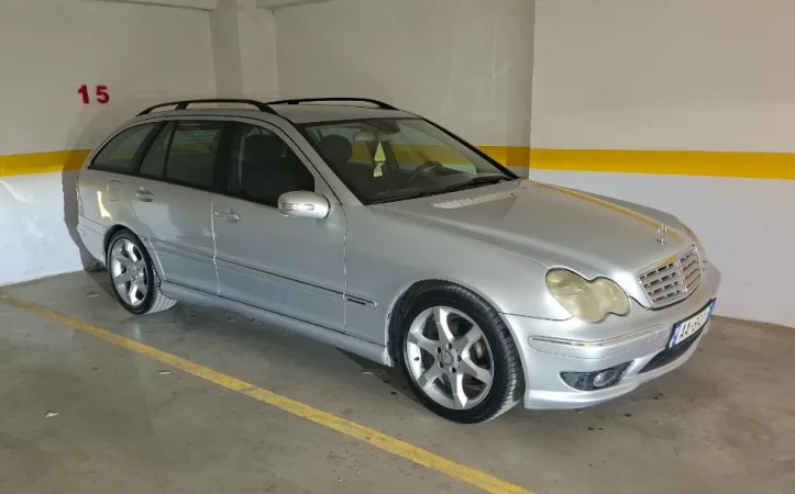 Tirane, shes makine me portobagazh Mercedes c klas 220 Nafte, gri metalizato automatik Klima 300.000 km 3.850 €