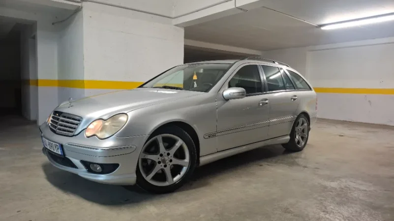 Tirane, shes makine me portobagazh Mercedes c klas 220 Nafte, gri metalizato automatik Klima 300.000 km 3.850 €