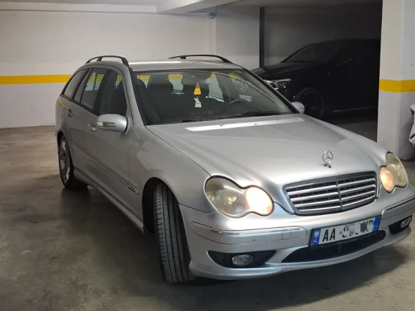 Tirane, shes makine me portobagazh Mercedes c klas 220 Nafte, gri metalizato automatik Klima 300.000 km 3.850 €