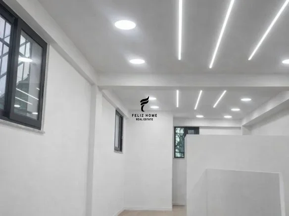Tirane, jepet me qera dyqan Kati 0, 48 m² 1.400 € (21 DHJETORI)