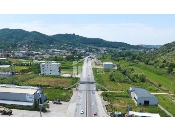 Tirane, shitet magazine , 1.263 m² (AUTOSTRADA DURRËS–TIRANË, PRANË VORËS)