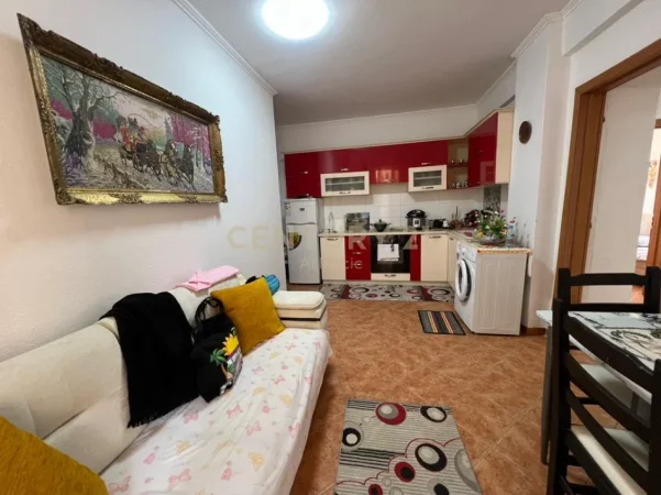 Durres, jepet me qera apartament 1+1 Kati 2, 65 m² 500 € (Rrota e Kuqe ,Plazh)