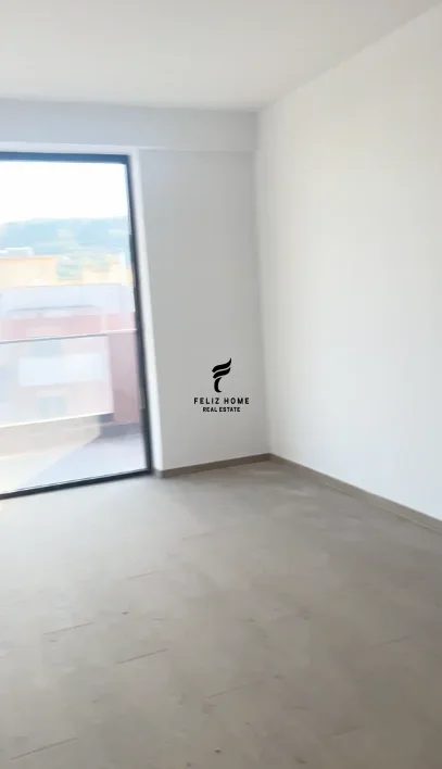 Tirane, jepet me qera zyre Kati 7, 75 m² 750 € (KOMUNA E PARISIT)