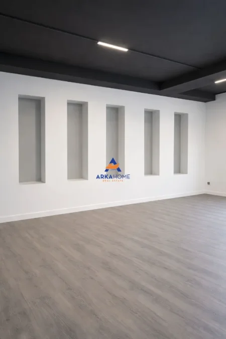 Tirane, jepet me qera ambjent biznesi Kati 1, 115 m² 1.500 € 