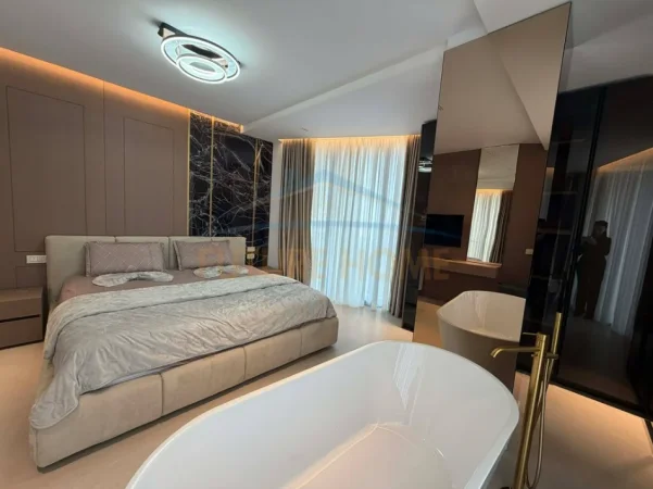 Tirane, jepet me qera apartament 2+1+Ballkon Kati 13, 115 m² 1.700 € (Golden Tower)