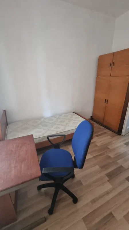 Tirane, jepet me qera apartament 2+1+Ballkon Kati 5, 66 m² 450 € (Shallvaret, Tajvani)