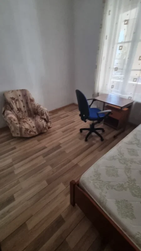 Tirane, jepet me qera apartament 2+1+Ballkon Kati 5, 66 m² 450 € (Shallvaret, Tajvani)