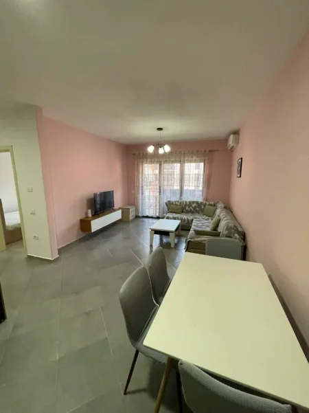 Tirane, jepet me qera apartament 1+1 Kati 4, 74 m² 500 € (Astir)