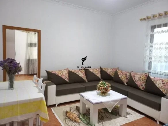 Tirane, jepet me qera apartament 1+1 Kati 2, 70 m² 330 € (LAPRAKE)