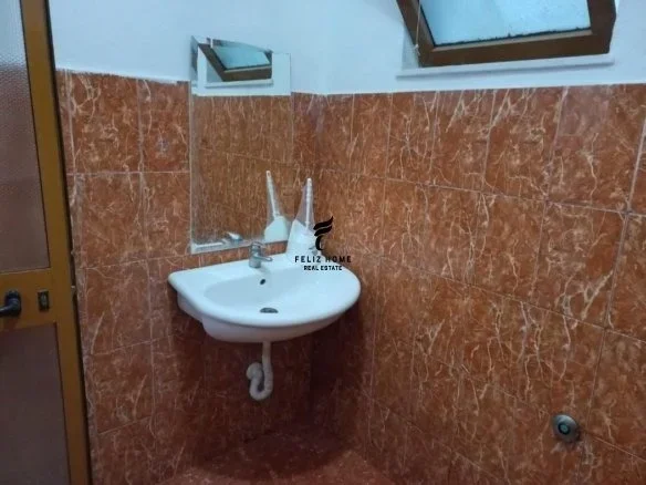 Tirane, jepet me qera apartament 1+1 Kati 2, 70 m² 330 € (LAPRAKE)