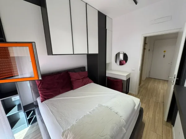 Tirane, jepet me qera apartament 1+1 Kati 8, 400 €