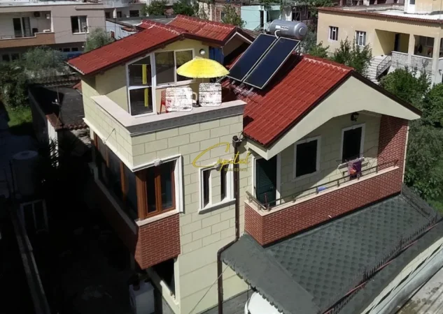 Tirane, shitet Vile 4+1 Kati 2, 180 m² 290.000 € (SIH STACIONI TRENIT)