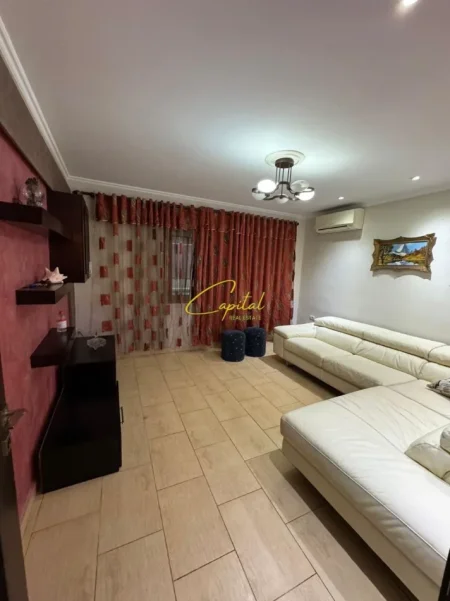 Tirane, shitet Vile 4+1 Kati 2, 180 m² 290.000 € (SIH STACIONI TRENIT)