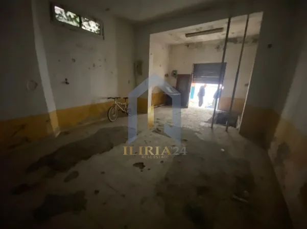 Tirane, shitet ambjent biznesi Kati 0, 74 m² 72.500 € (Ambient Biznesi per shitje tek Oxhaku)
