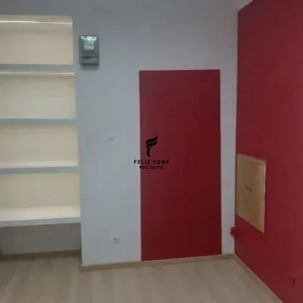 Tirane, jepet me qera dyqan Kati 0, 11 m² 320 € (MINE PEZA)