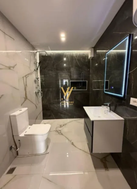 Tirane, jepet me qera zyre Kati 0, 30 m² 420 € (LICEU ARTISTIK)