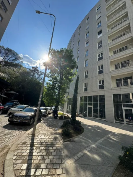 Tirane, shitet apartament 2+1+Ballkon Kati 2, 119 m² 470.000 € (RRUGA FAIK KONICA)