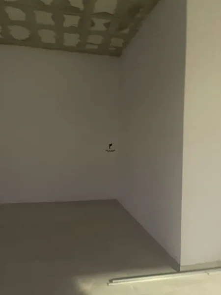 Tirane, jepet me qera dyqan Kati 0, 250 m² 2.500 € (KAMEZ)