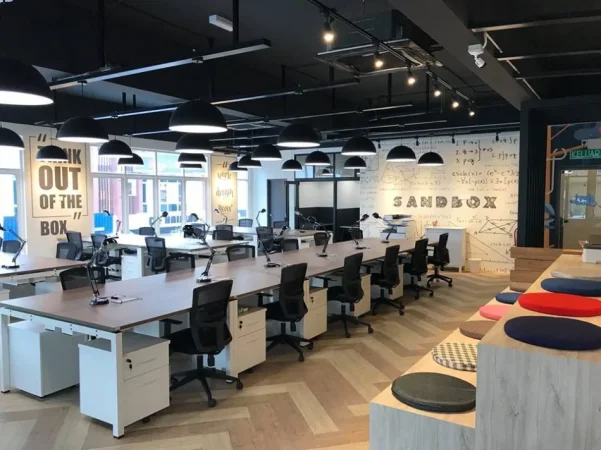 Tirane, jepet me qera zyre Kati 2, 750 m² 7.500 € (ASTIR)