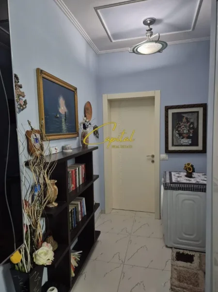 Tirane, jepet me qera apartament 2+1 Kati 6, 90 m² 650 € (ISH TREGU ELEKTRIK)