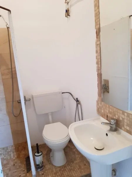 Tirane, jepet me qera apartament 2+1 Kati 2, 41 m² 500 € (Garzoniere Qender)
