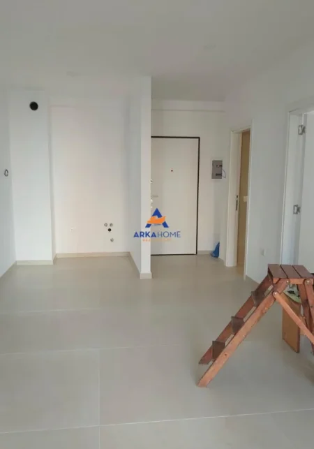 Tirane, jepet me qera ambjent biznesi Kati 3, 66 m² 577 € 