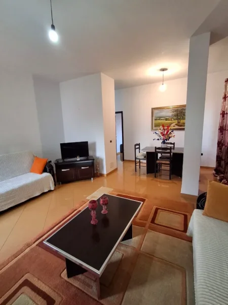 Tirane, jepet me qera Banese 1+1 Kati 3, 70 m², Cmimi 45.000 Leke te Reja, (Prane Inxhinjerise se Ndertimit, 21 Dhjetori, Tirane.)