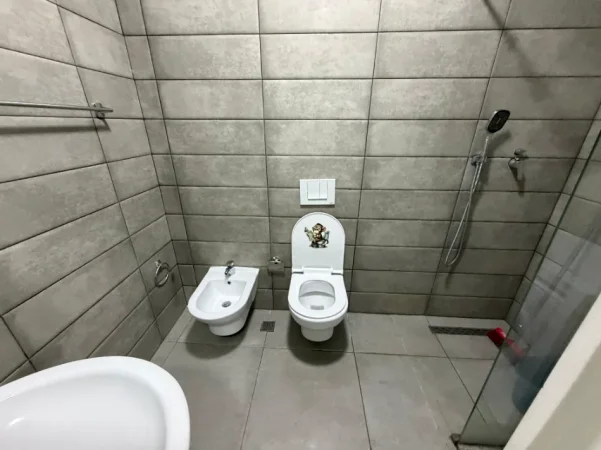 Tirane, jepet me qera apartament 1+1 Kati 2, 500 € (ASTIR)