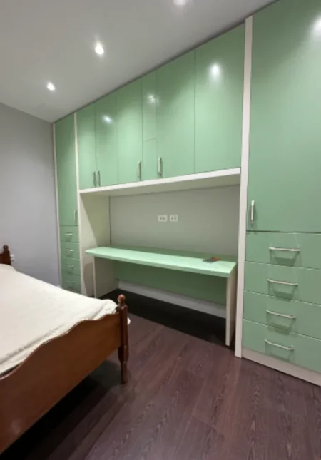 Tirane, jepet me qera apartament+verande | Penthouse 1+1 Kati 1, 65 m² 400 € (Shkolla Myslym Shima)