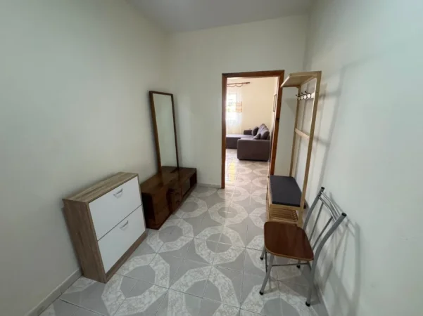 Tirane, jepet me qera apartament 2+1 Kati 3, (rruga bardhyl)