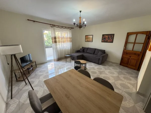 Tirane, jepet me qera apartament 2+1 Kati 3, (rruga bardhyl)