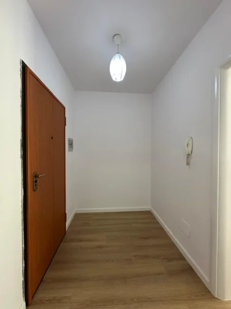 Tirane, shitet apartament 1+1 Kati 4, 72 m² 165.000 € (ISH PARKU)