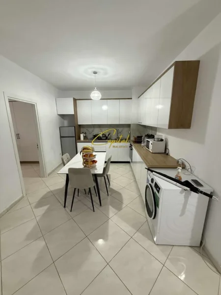 Tirane, jepet me qera apartament 2+1 Kati 4, 115 m² 500 € (ASTIR)