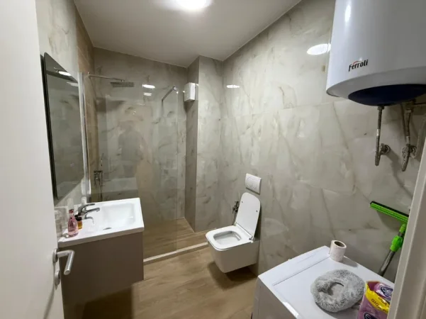 Tirane, jepet me qera apartament 1+1 Kati 3, (21 dhjetori)