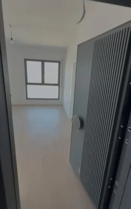 Tirane, jepet me qera apartament 1+1 Kati 9, 600 € (The New Boulevard)