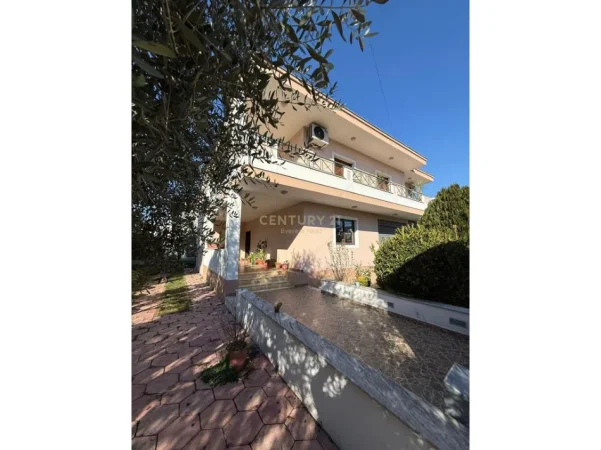 Kamez , jepet me qera Vile 2 Katshe Kati 2, 505 m² 900 €