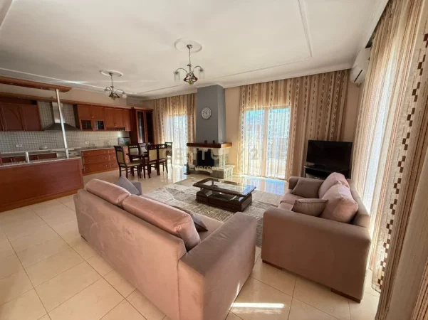 Kamez , jepet me qera Vile 2 Katshe Kati 2, 505 m² 900 €