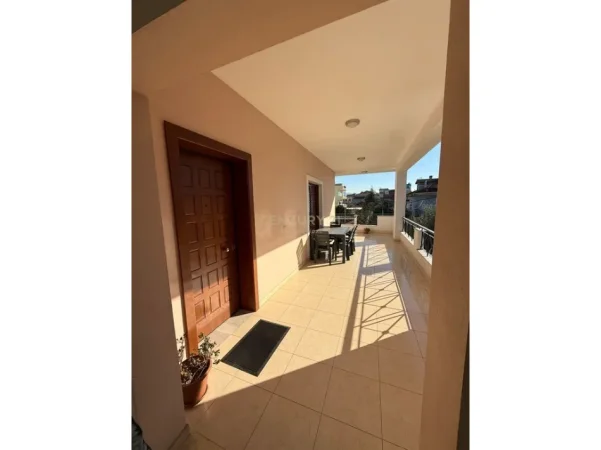 Kamez , jepet me qera Vile 2 Katshe Kati 2, 505 m² 900 €