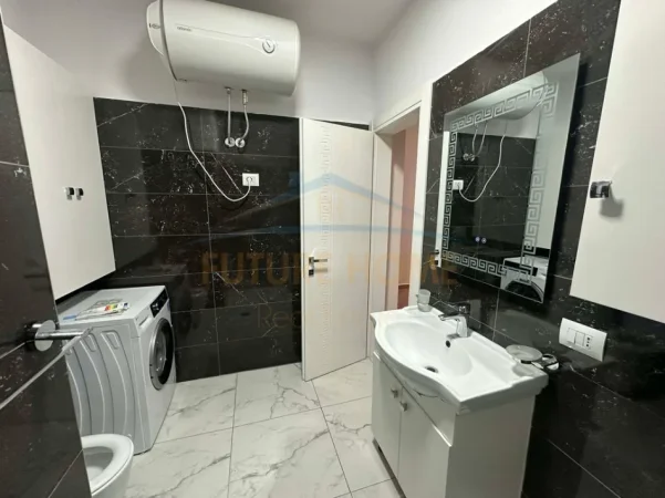 Tirane, jepet me qera apartament 2+1+Ballkon Kati 3, 88 m² 490 € (astir)