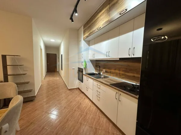 Tirane, jepet me qera apartament 2+1+Ballkon Kati 3, 88 m² 490 € (astir)