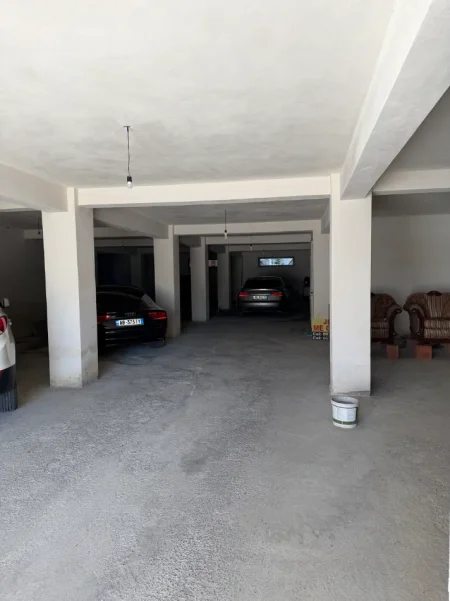 Kavaje, shitet apartament 3 Katshe Kati 3, 1.050 m² 600.000 € 