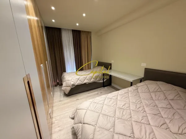 Tirane, jepet me qera apartament 2+1 Kati 6, 95 m² 700 € (PORCELANI)