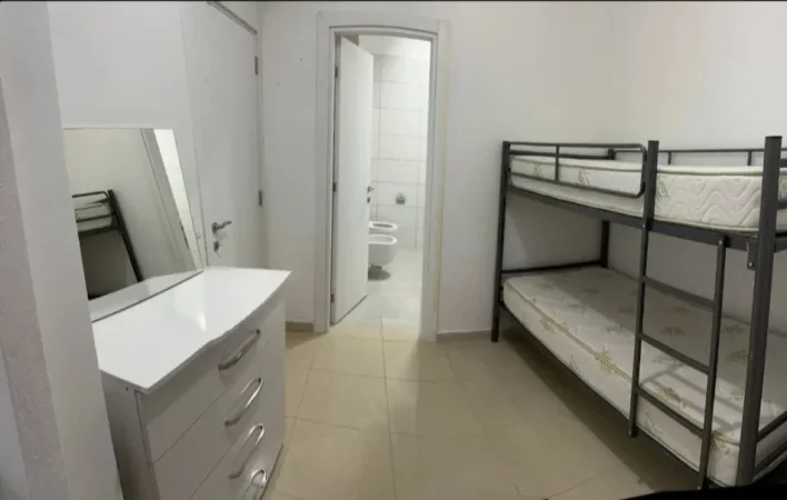 Tirane, jepet me qera garsonier Kati 1, 45 m² 300 € (kodra e diellit)